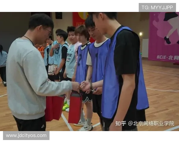 以篮球为纽带凝聚青春力量展现团队精神与拼搏风采