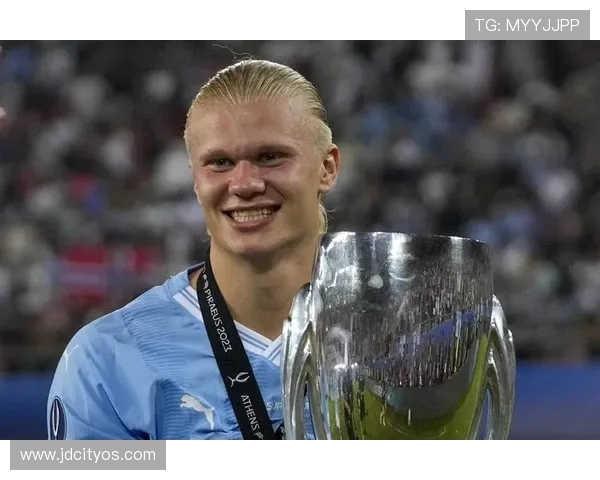 埃尔林·哈兰德：从天赋少年到世界足球巨星的崛起之路