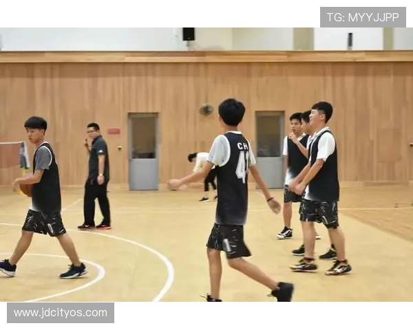 上海篮球队挑战赛点评团队协作表现的精彩瞬间与战术分析 上海篮球队挑战赛点评团队协作表现的精彩瞬间与战术分析