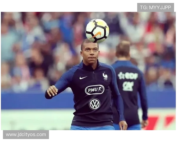 姆巴佩在巴黎圣日耳曼的辉煌历程与未来发展展望