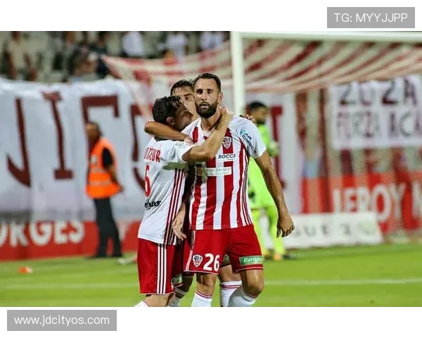 布雷斯特与奥尔良的激烈对决谁能在本场比赛中笑到最后 布雷斯特与奥尔良的激烈对决谁能在本场比赛中笑到最后